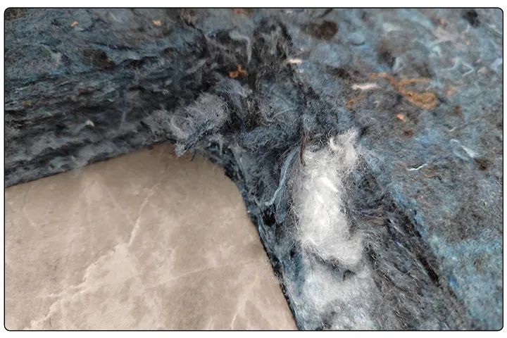 回收棉制汽車蓋板“氣味太大”？測試噴霧除臭效果！