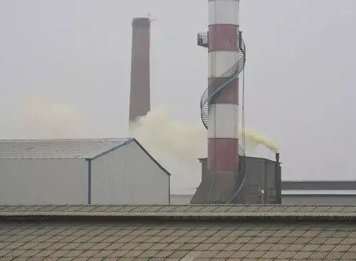 陶瓷廠廢氣惡臭讓人苦不堪言,Dejing的凈?除臭劑幫助企業(yè)達(dá)標(biāo)排放!.jpg 陶瓷廠廢氣惡臭讓人苦不堪言,Dejing的凈?除臭劑幫助企業(yè)達(dá)標(biāo)排放!.jpg